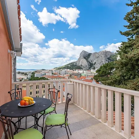 Apartments Villa White House Omiš Buitenkant foto
