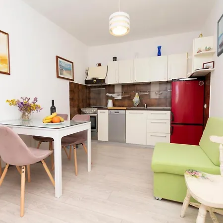 Apartments Villa White House Omiš Buitenkant foto