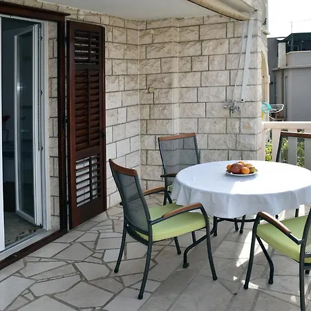Apartments Villa White House Omiš Buitenkant foto