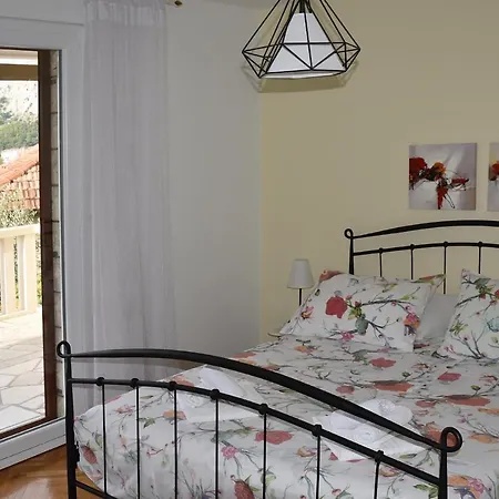 Apartments Villa White House Omiš Buitenkant foto