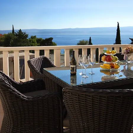 Apartments Villa White House Omiš Buitenkant foto