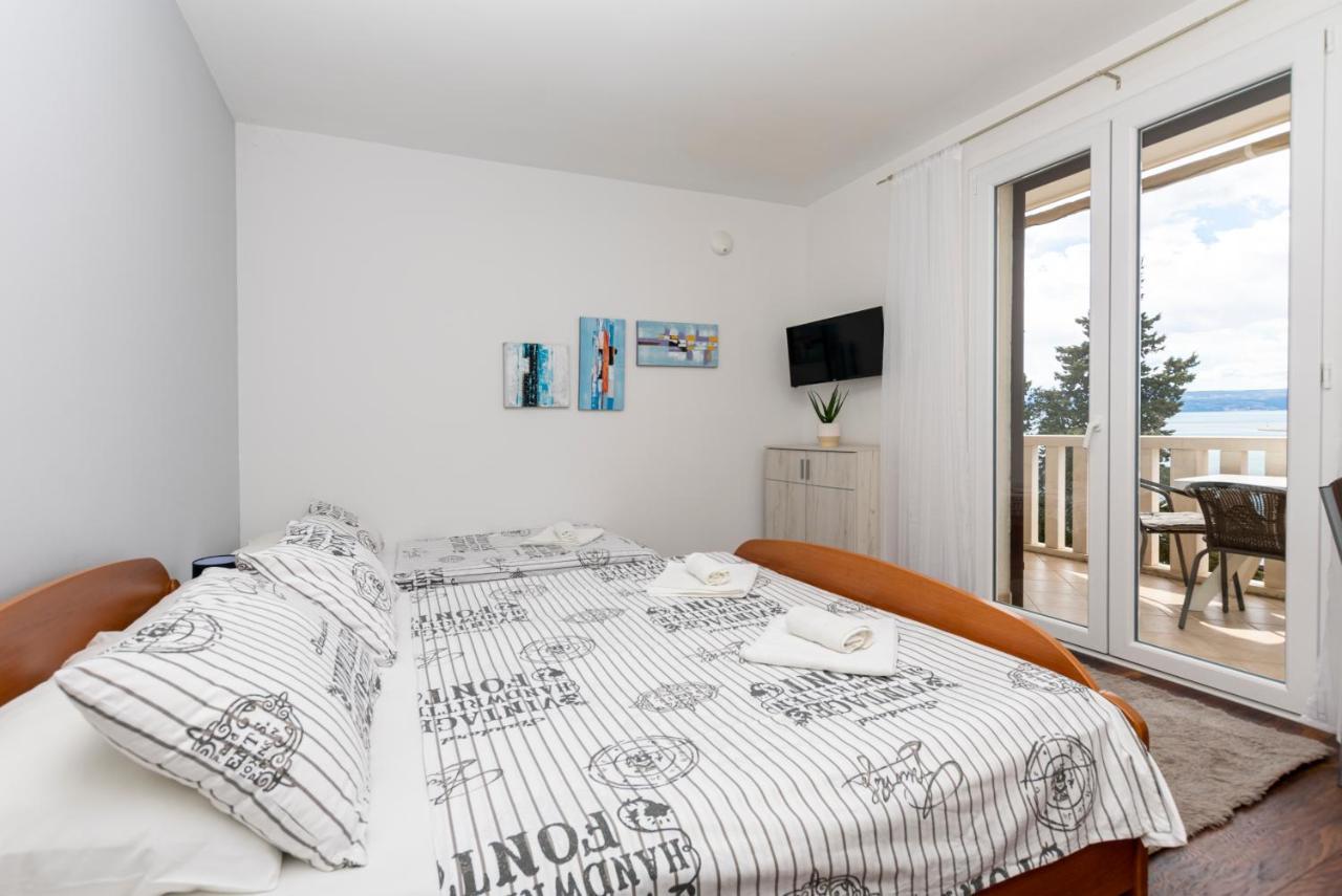 White House Omis