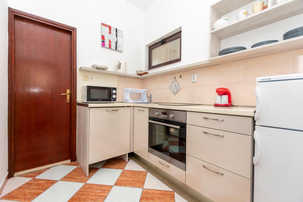 Apartment White House *