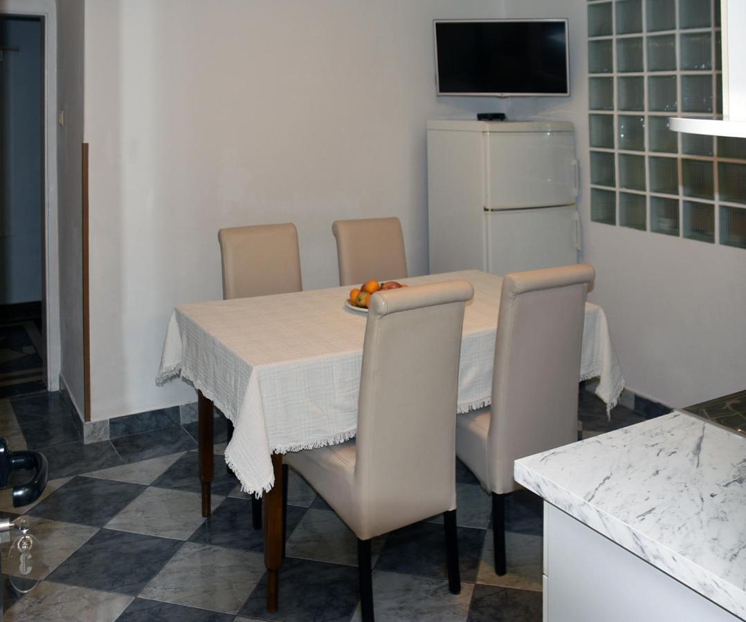 Apartment White House