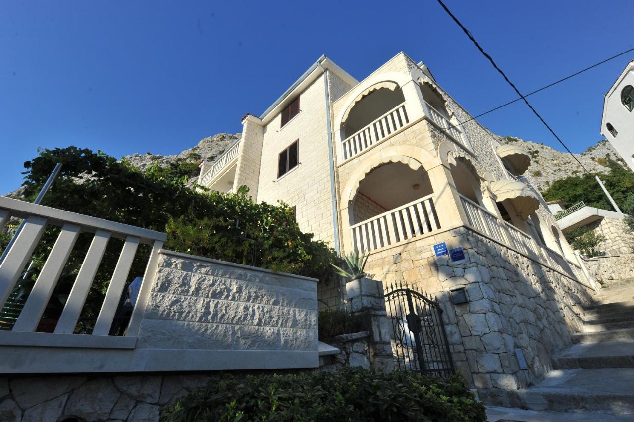 White House Apartment